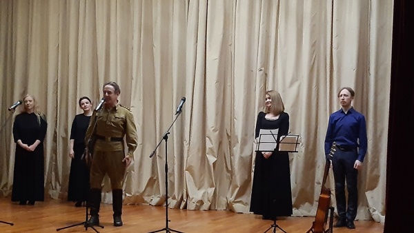 Вчера артисты НХТ выступили с концертом «В поддержку защитников Отечества»
